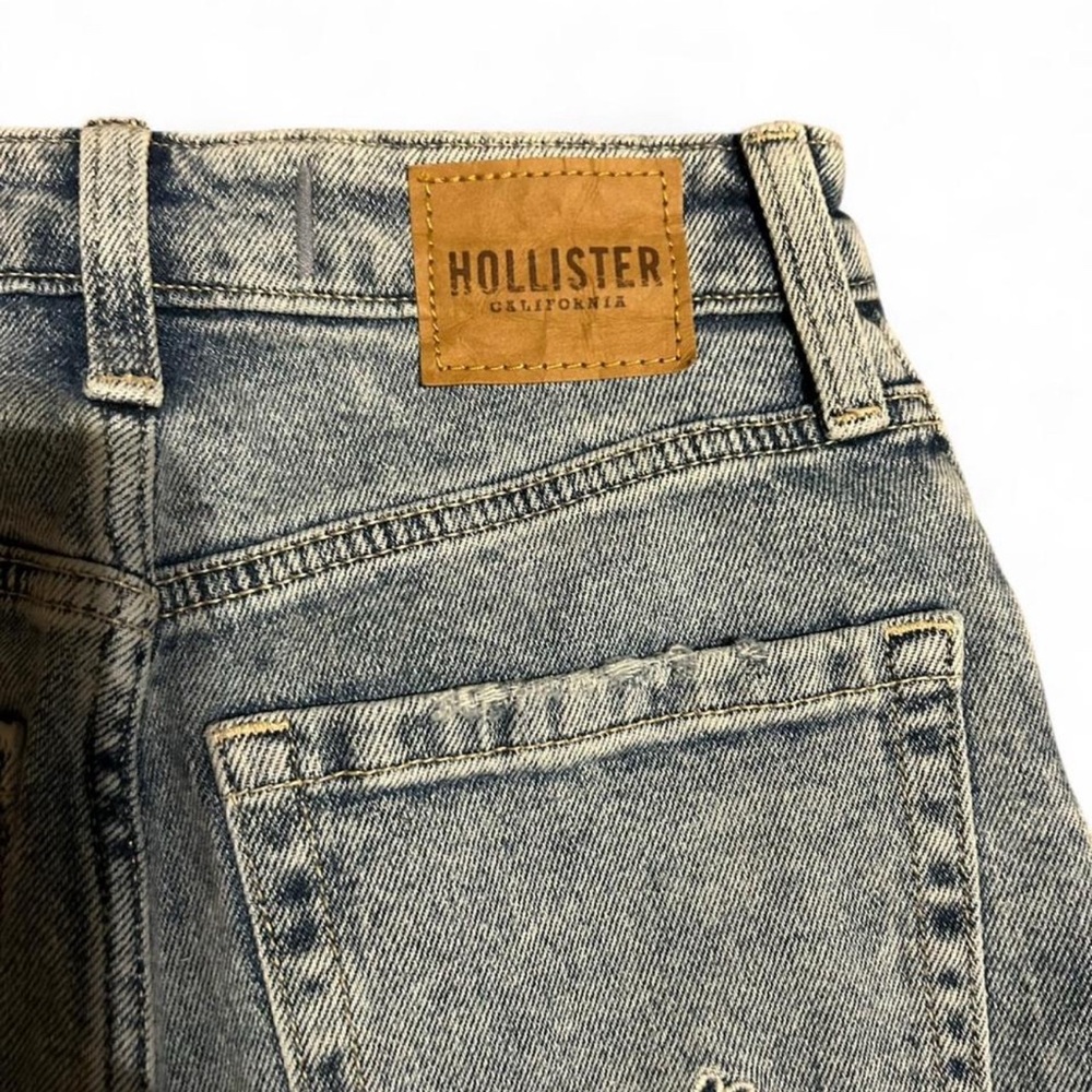Hollister Daisy Embroidered Jeans 🌸 Size 000 – New With Tags!